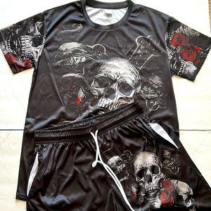 NWOT Men’s short set, skull